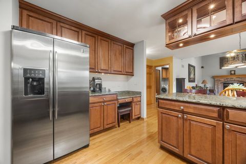 Tiny photo for 33 Forestview Lane, Aurora, IL 60502 (MLS # 12182192)