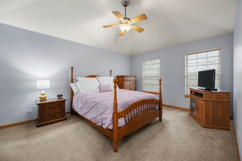 Tiny photo for 33 Forestview Lane, Aurora, IL 60502 (MLS # 12182192)