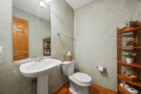 Tiny photo for 33 Forestview Lane, Aurora, IL 60502 (MLS # 12182192)