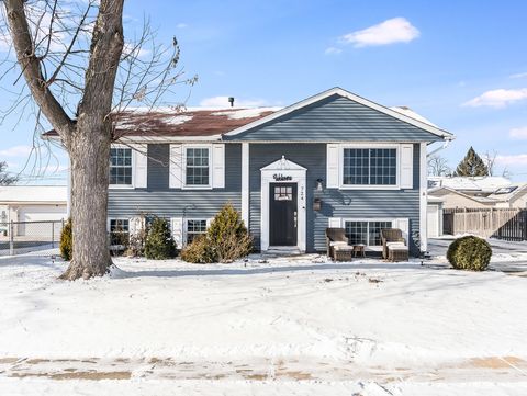 Photo of 724 Echo Avenue, Romeoville, IL 60446 (MLS # 12554365)