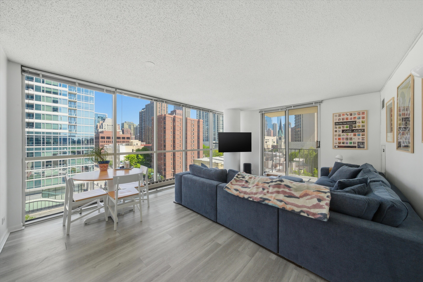 1212 N Lasalle Drive 701