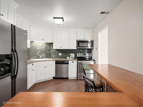 Tiny photo for 111 Acacia Drive #607, Indian Head Park, IL 60525 (MLS # 12708478)