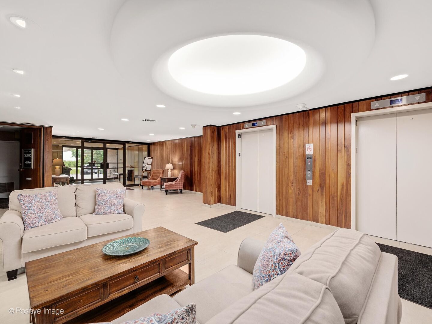 111 Acacia Drive 607