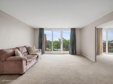 Tiny photo for 111 Acacia Drive #607, Indian Head Park, IL 60525 (MLS # 12708478)