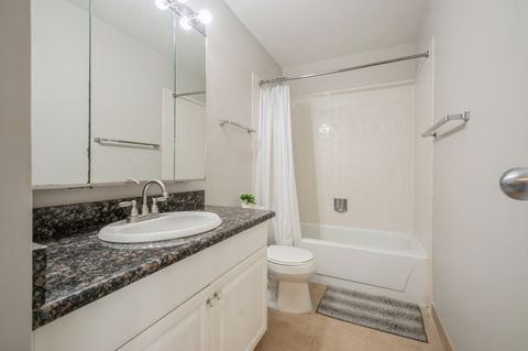 Tiny photo for 5320 N Sheridan Road #403, Chicago, IL 60640 (MLS # 12365683)