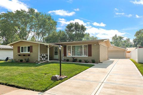 Photo of 412 N Longwood Drive, Glenwood, IL 60425 (MLS # 12436939)