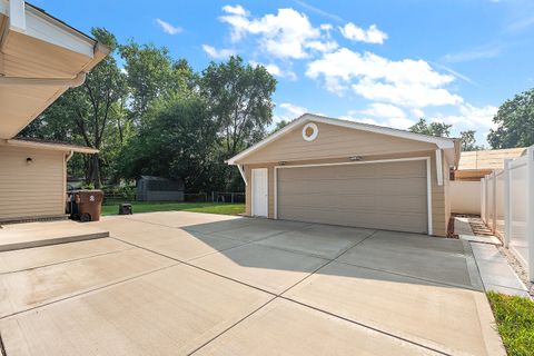 Tiny photo for 412 N Longwood Drive, Glenwood, IL 60425 (MLS # 12436939)