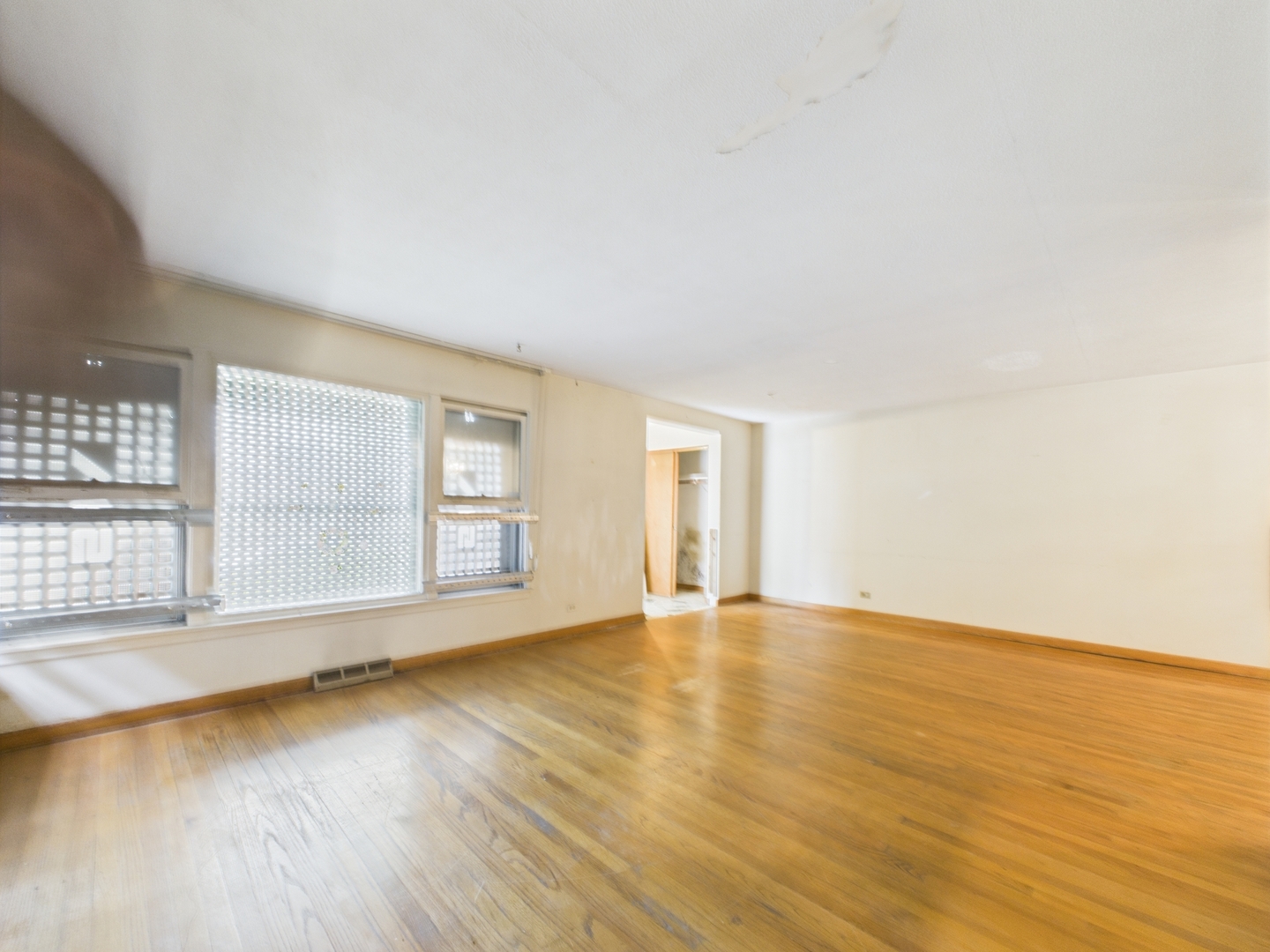 2707 W 84th Street