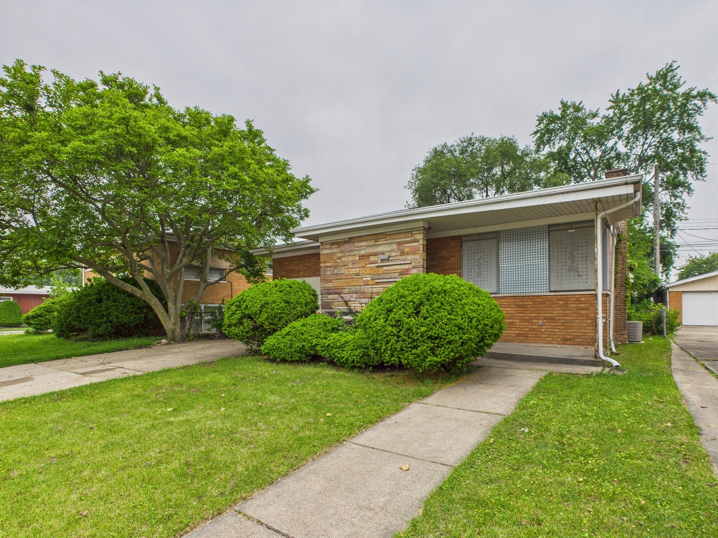 2707 W 84th Street