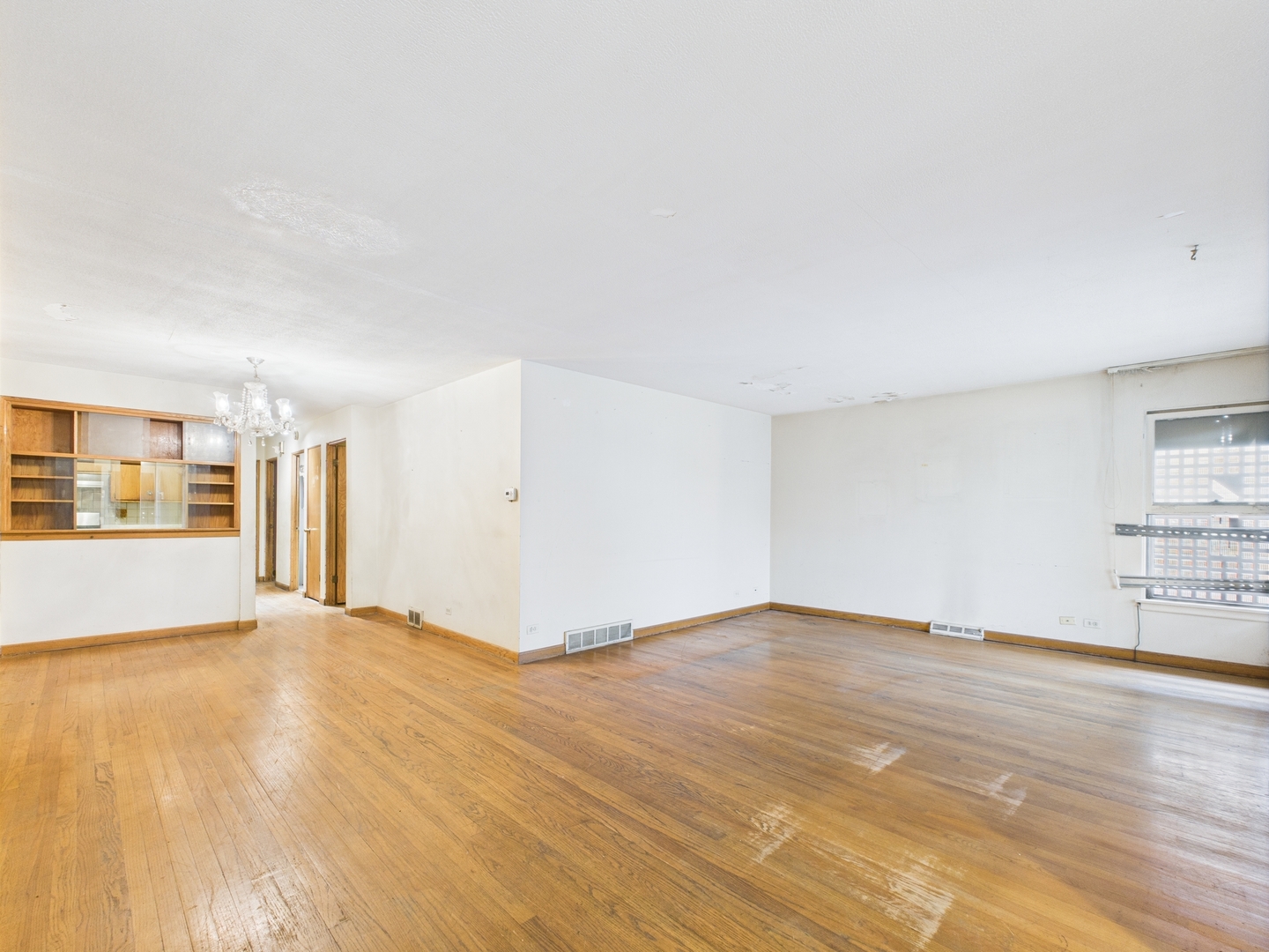 2707 W 84th Street
