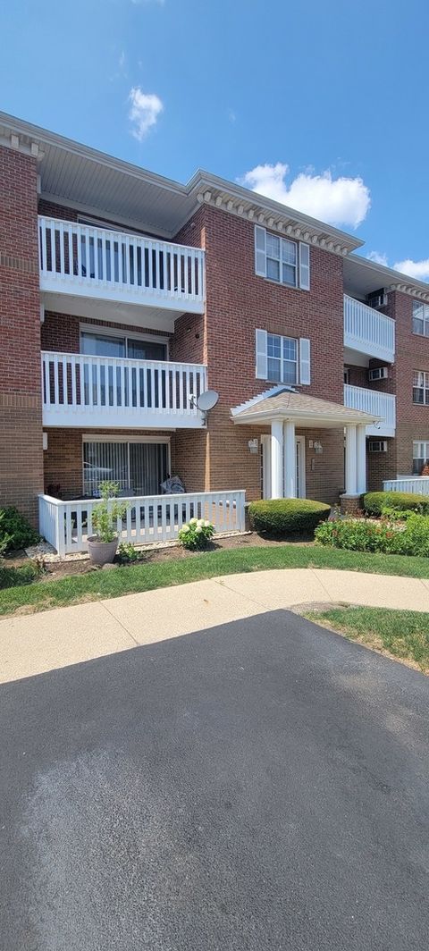 6561 W School Street 206 Chicago IL 60634