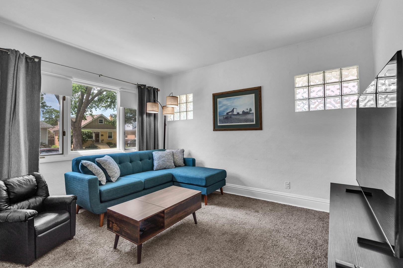 2225 N 76th Court