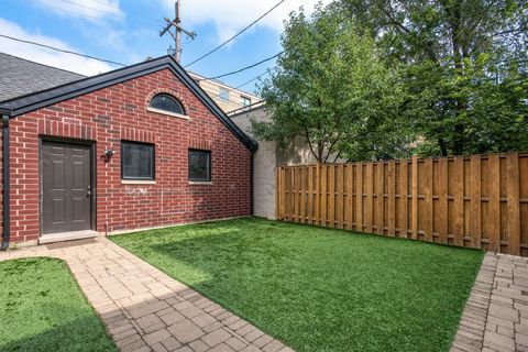 Tiny photo for 1410 W BYRON Street, Chicago, IL 60613 (MLS # 12586372)