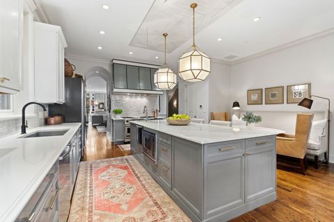 Tiny photo for 1410 W BYRON Street, Chicago, IL 60613 (MLS # 12586372)