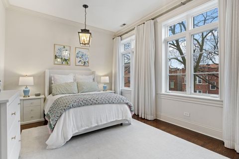 Tiny photo for 1410 W BYRON Street, Chicago, IL 60613 (MLS # 12586372)