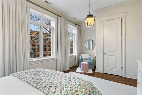 Tiny photo for 1410 W BYRON Street, Chicago, IL 60613 (MLS # 12586372)