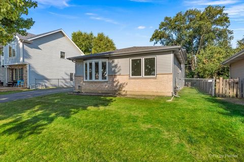 Tiny photo for 821 Bishop Street, West Chicago, IL 60185 (MLS # 12471798)