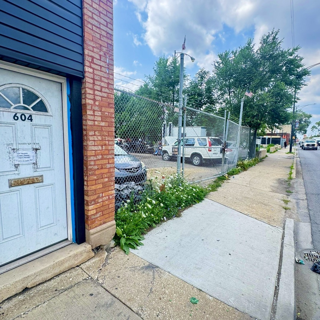608 N Cicero Avenue
