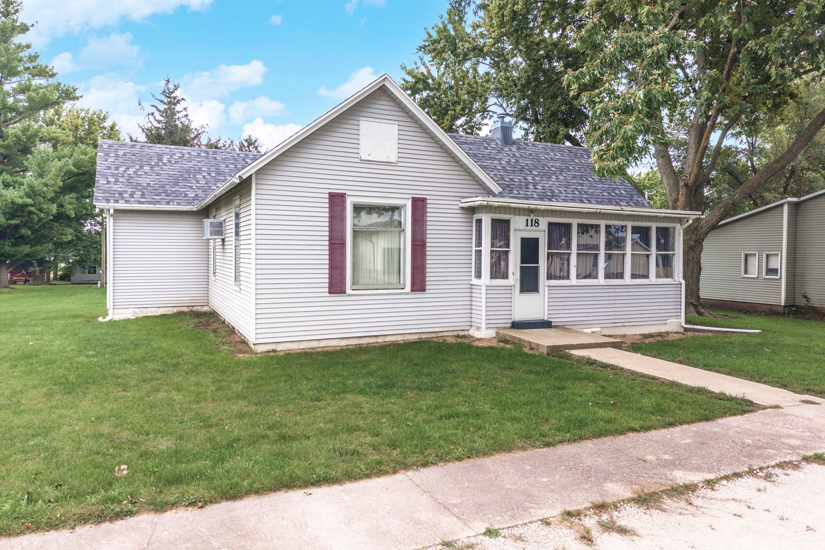 118 W Van Alstyne Street