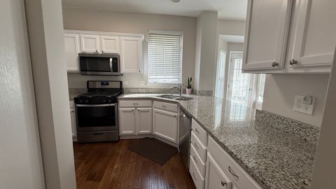 Tiny photo for 1719 Devonshire Lane, Shorewood, IL 60404 (MLS # 12622605)