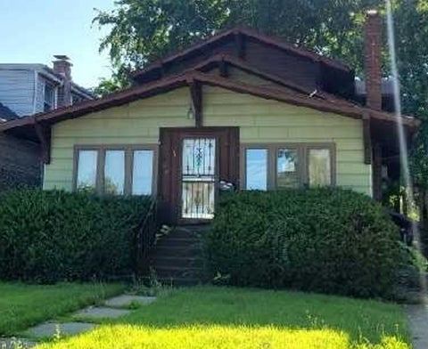 Tiny photo for 12218 Longwood Drive, Blue Island, IL 60406 (MLS # 12568290)
