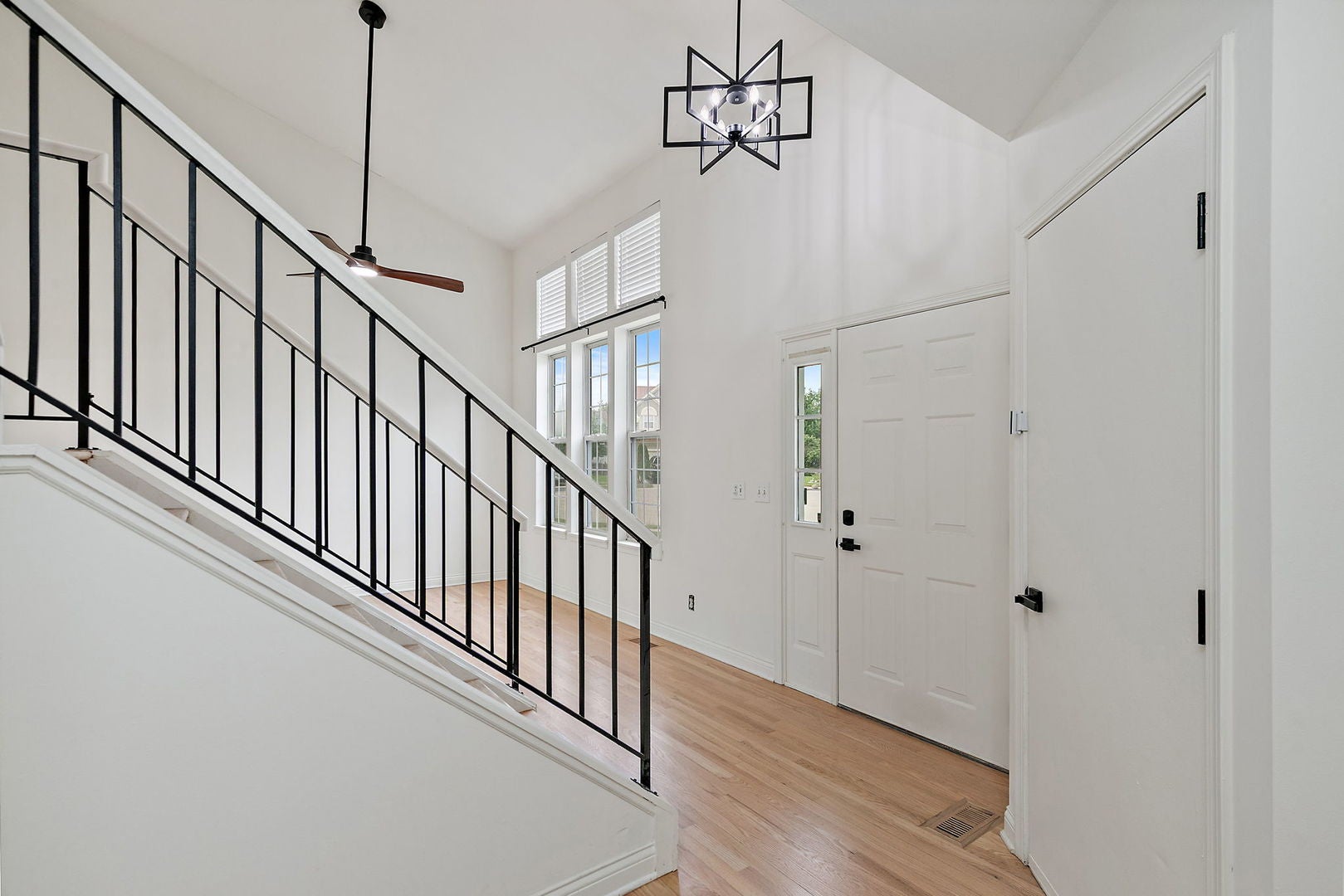 21957 W Laguna Court