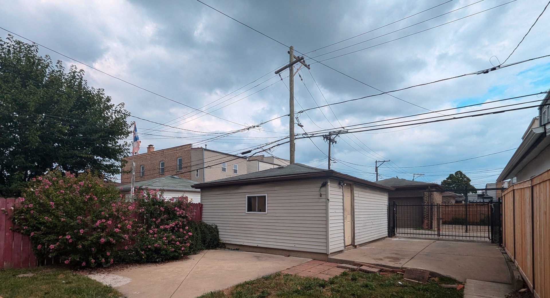 1041 N Spaulding Avenue