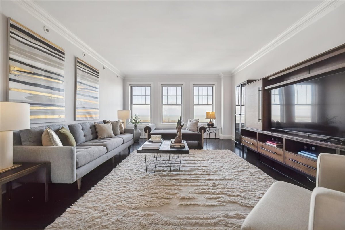 3530 N Lake Shore Drive 11B