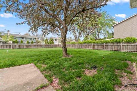 Tiny photo for 1280 N Ashland Avenue, Palatine, IL 60074 (MLS # 12629126)