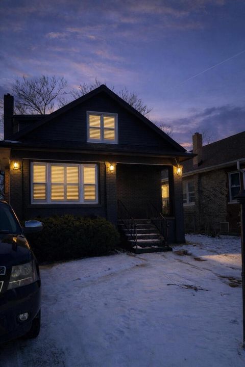 8416 S Saint Lawrence Avenue Chicago IL 60619