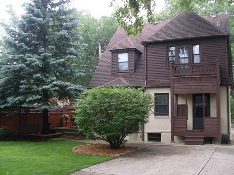 A home in LA GRANGE PARK