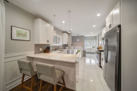 Tiny photo for 2406 Oak Park Avenue, Berwyn, IL 60402 (MLS # 12496020)