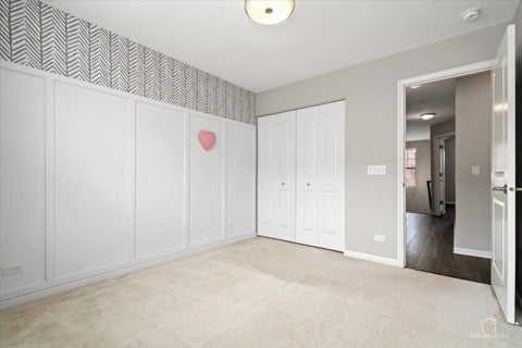 Tiny photo for 811 Lee Street, Des Plaines, IL 60016 (MLS # 12701105)