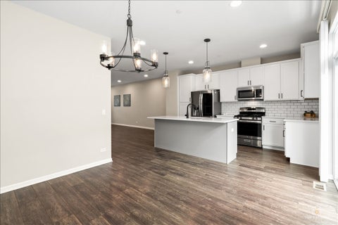 Tiny photo for 811 Lee Street, Des Plaines, IL 60016 (MLS # 12701105)