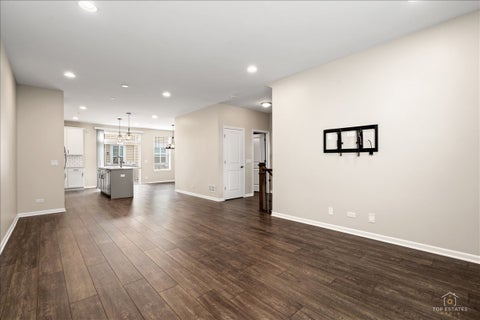 Tiny photo for 811 Lee Street, Des Plaines, IL 60016 (MLS # 12701105)