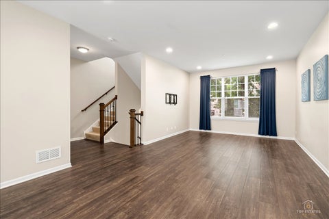 Tiny photo for 811 Lee Street, Des Plaines, IL 60016 (MLS # 12701105)