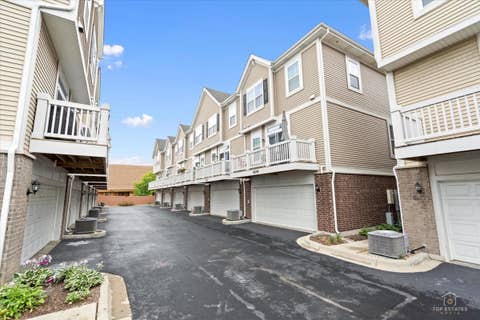 Tiny photo for 811 Lee Street, Des Plaines, IL 60016 (MLS # 12701105)