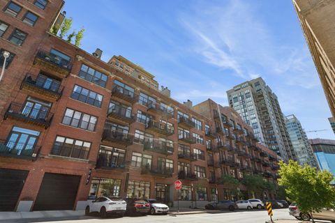 Photo of 375 W Erie Street #604, Chicago, IL 60654 (MLS # 12656673)