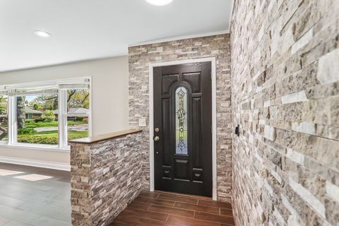 Tiny photo for 807 E Golfview Drive, Mount Prospect, IL 60056 (MLS # 12634807)