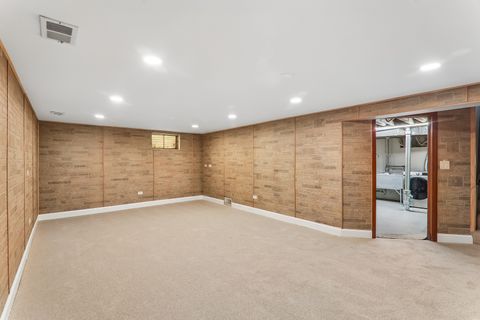 Tiny photo for 807 E Golfview Drive, Mount Prospect, IL 60056 (MLS # 12634807)