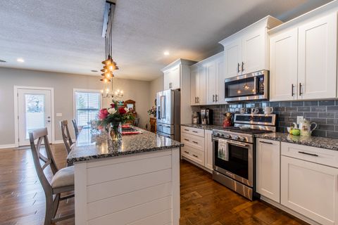 Tiny photo for 825 E Thompson Street, Princeton, IL 61356 (MLS # 12528031)