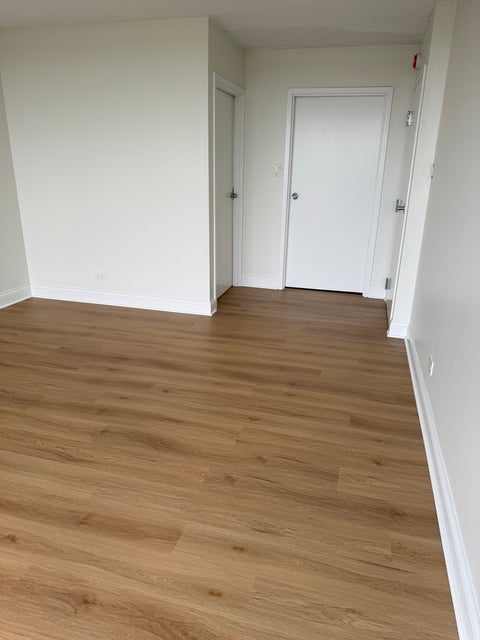 Tiny photo for 2015 S Finley Road S #812, Lombard, IL 60148 (MLS # 12714186)