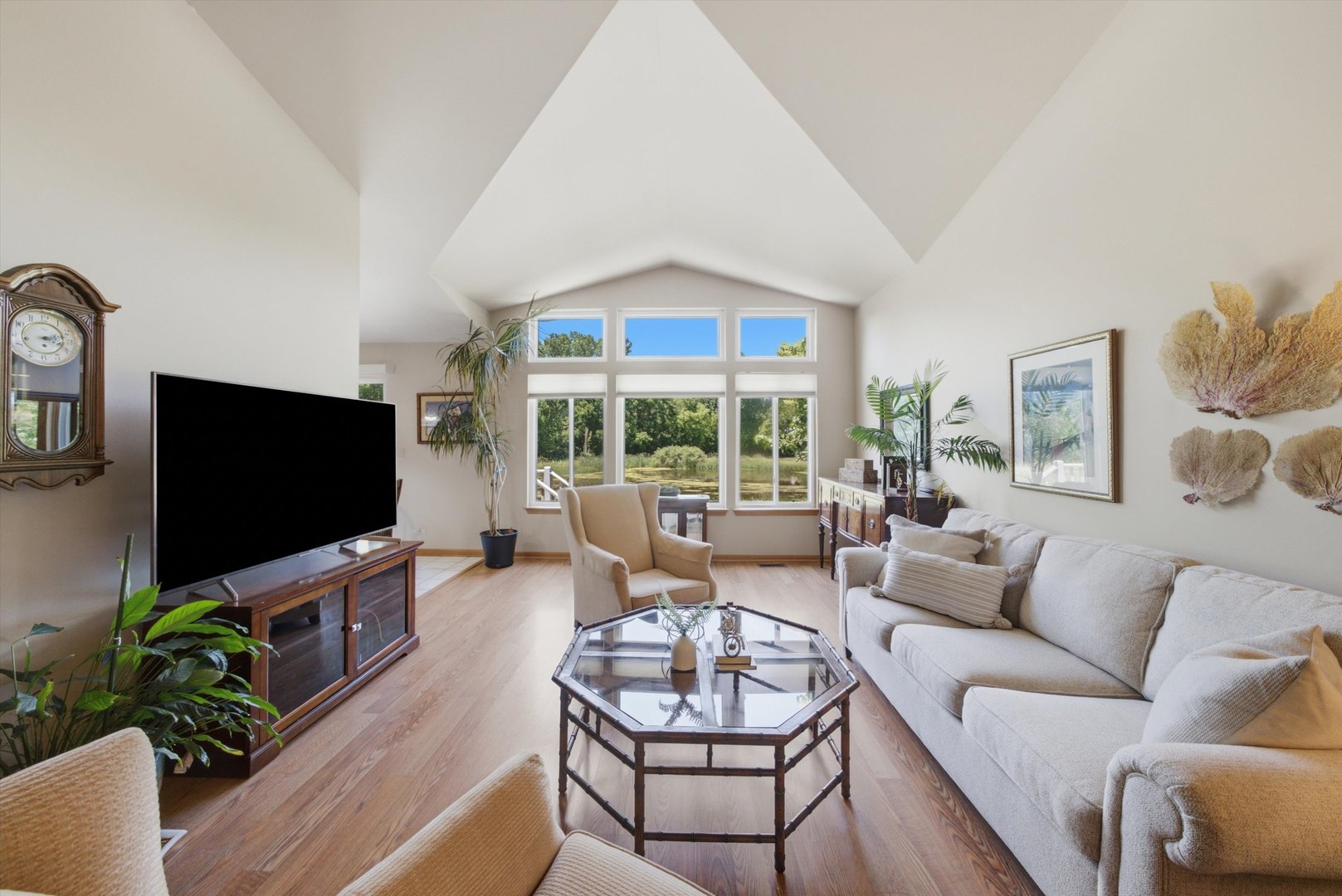 2804 N Southern Hills Drive