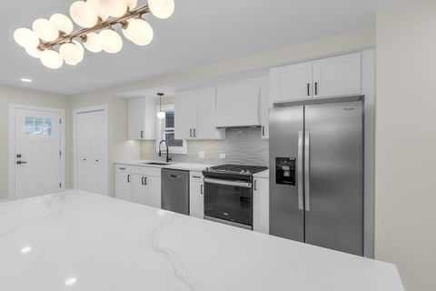 Tiny photo for 11247 S Central Park Avenue, Chicago, IL 60655 (MLS # 12627510)