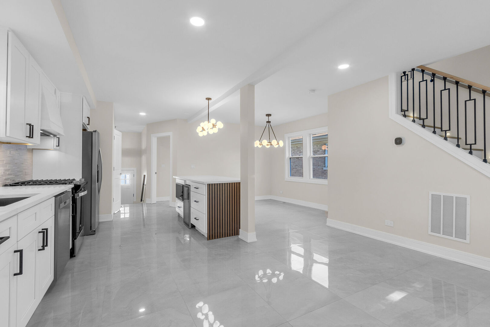 11247 S Central Park Avenue