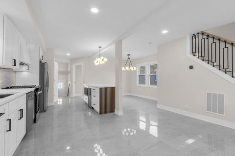 Tiny photo for 11247 S Central Park Avenue, Chicago, IL 60655 (MLS # 12627510)