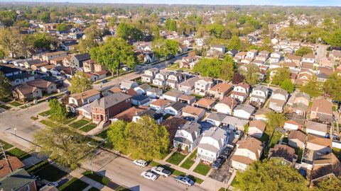 Tiny photo for 11247 S Central Park Avenue, Chicago, IL 60655 (MLS # 12627510)