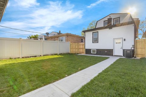 Tiny photo for 11247 S Central Park Avenue, Chicago, IL 60655 (MLS # 12627510)