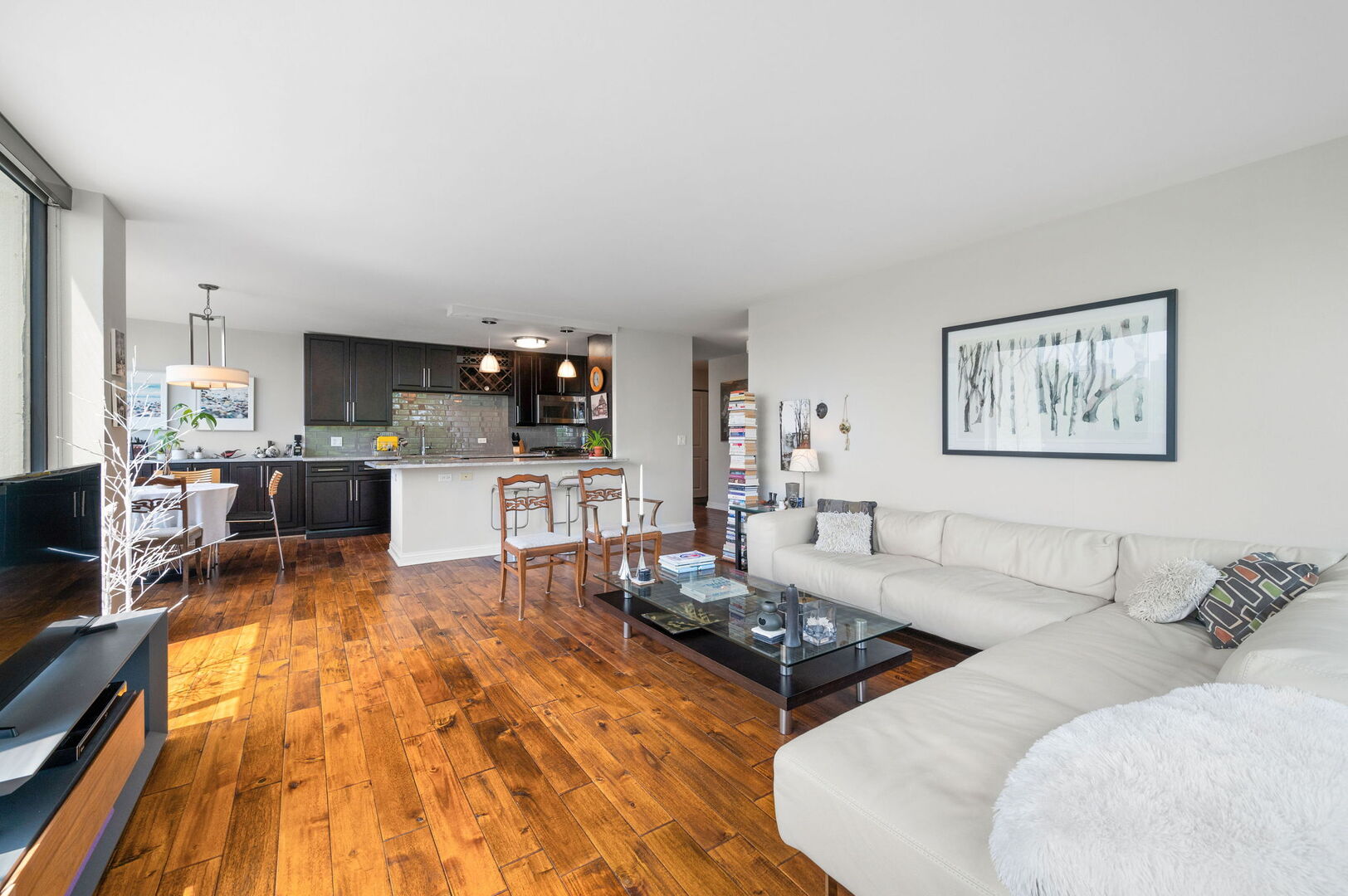 2800 N Lake Shore Drive 402