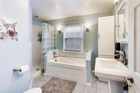 Tiny photo for Elmhurst, IL 60126 (MLS # 12632998)